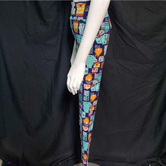 LuLaRoe Gnome Home Leggings (OS) - Picture 3 of 5